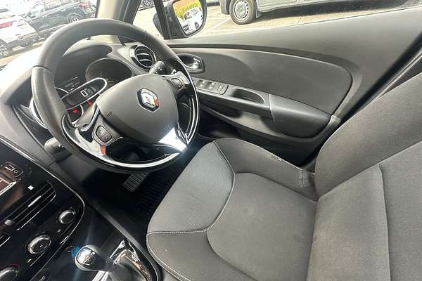 2014 Renault Clio Expression IV B98