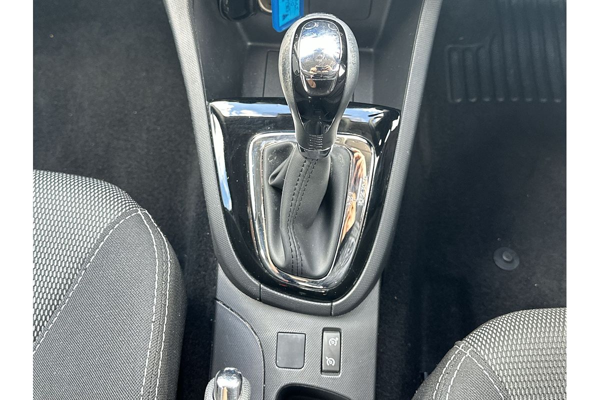 2014 Renault Clio Expression IV B98
