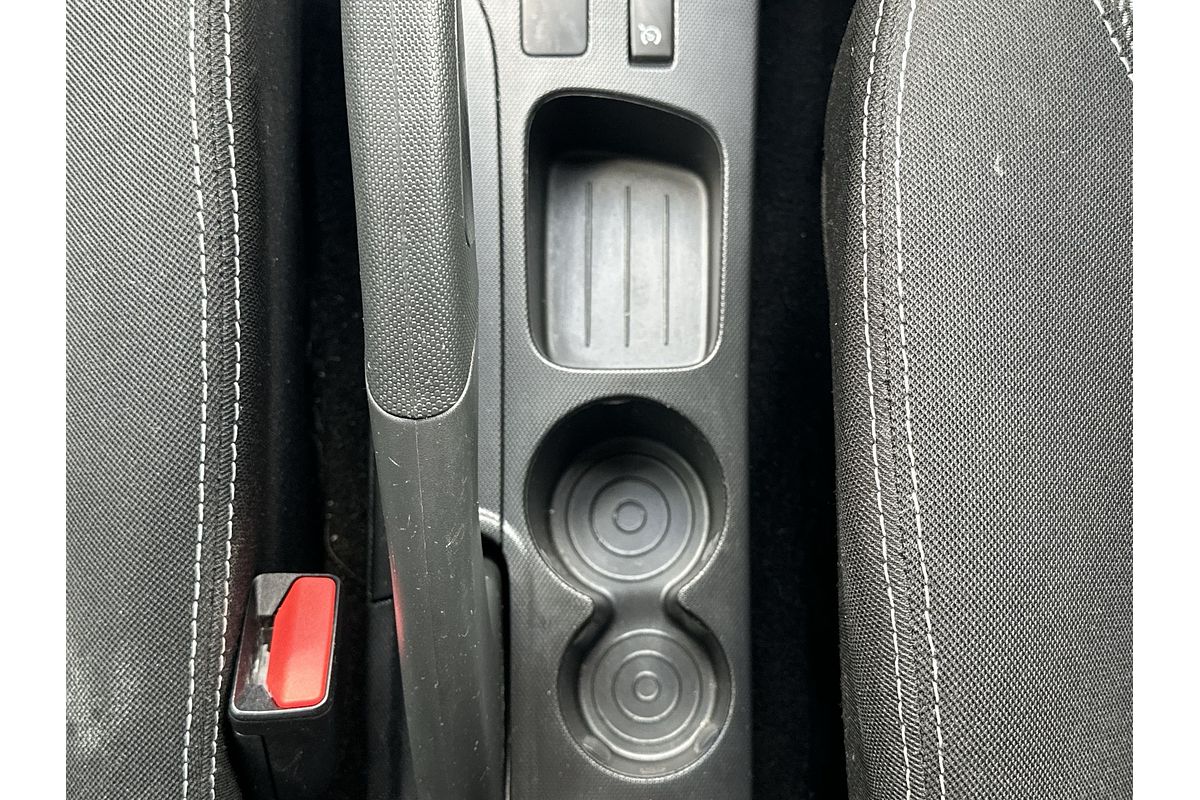 2014 Renault Clio Expression IV B98