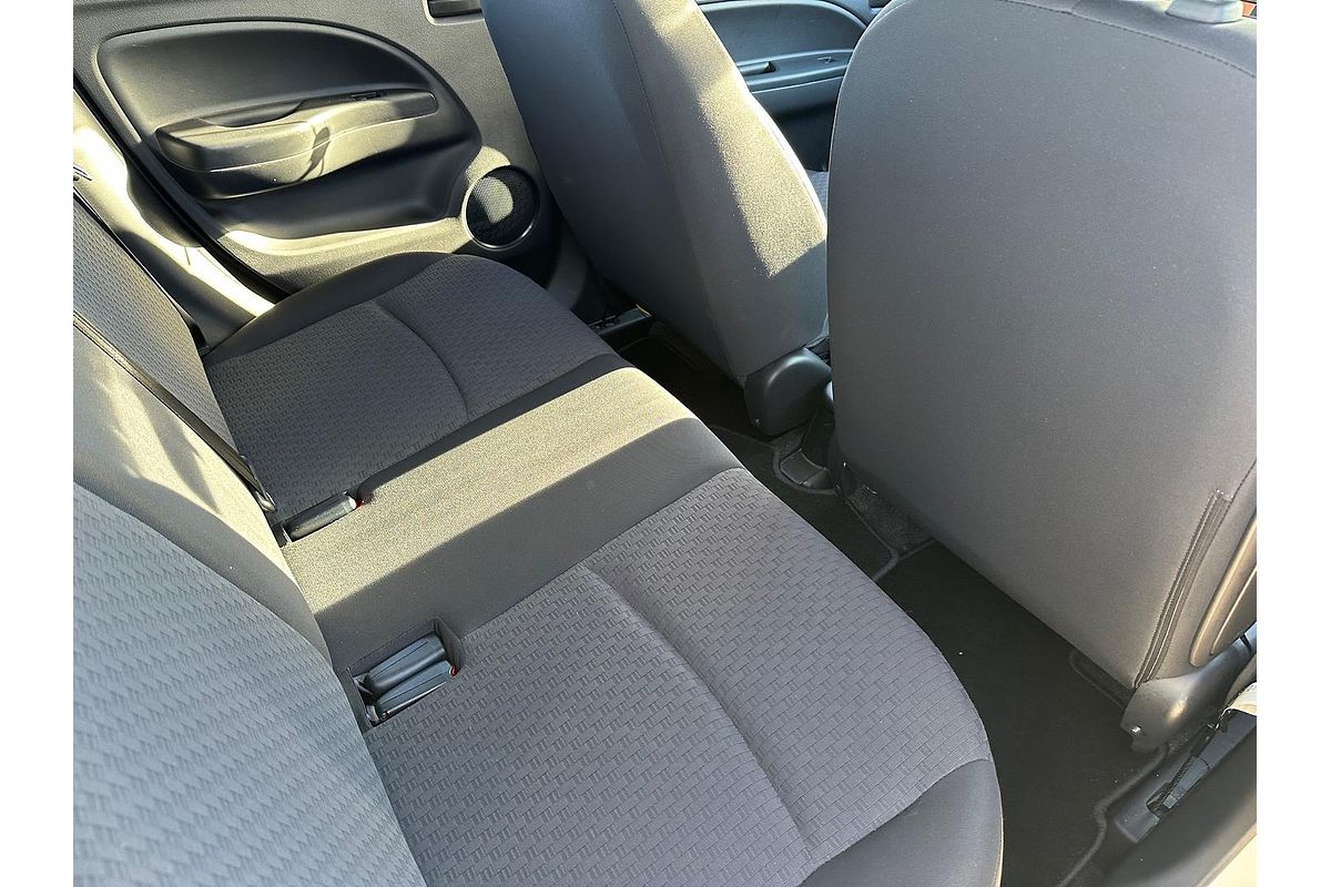 2016 Mitsubishi Mirage ES LA