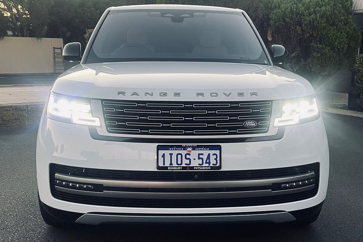 2022 Land Rover Range Rover D300 SE L460