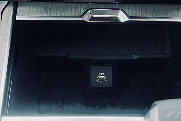 2022 Land Rover Range Rover D300 SE L460