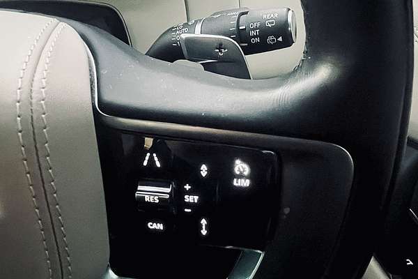 2022 Land Rover Range Rover D300 SE L460