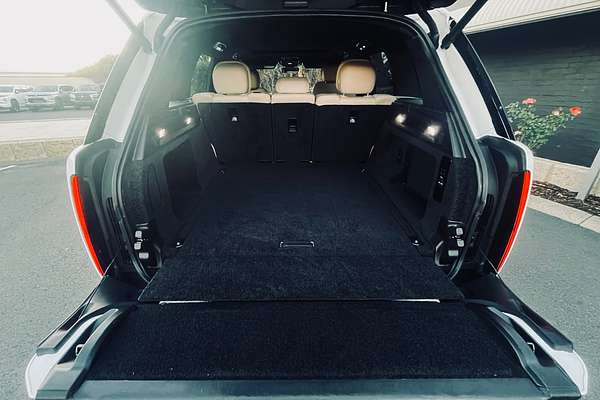 2022 Land Rover Range Rover D300 SE L460