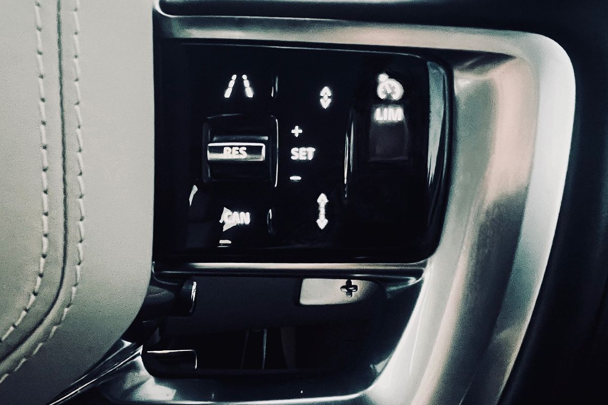 2022 Land Rover Range Rover D300 SE L460