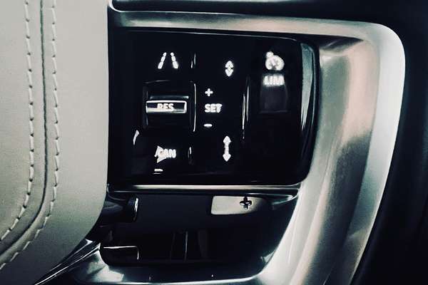 2022 Land Rover Range Rover D300 SE L460