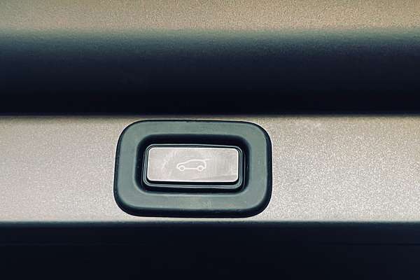 2022 Land Rover Range Rover D300 SE L460