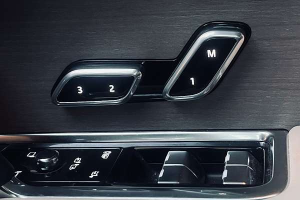 2022 Land Rover Range Rover D300 SE L460