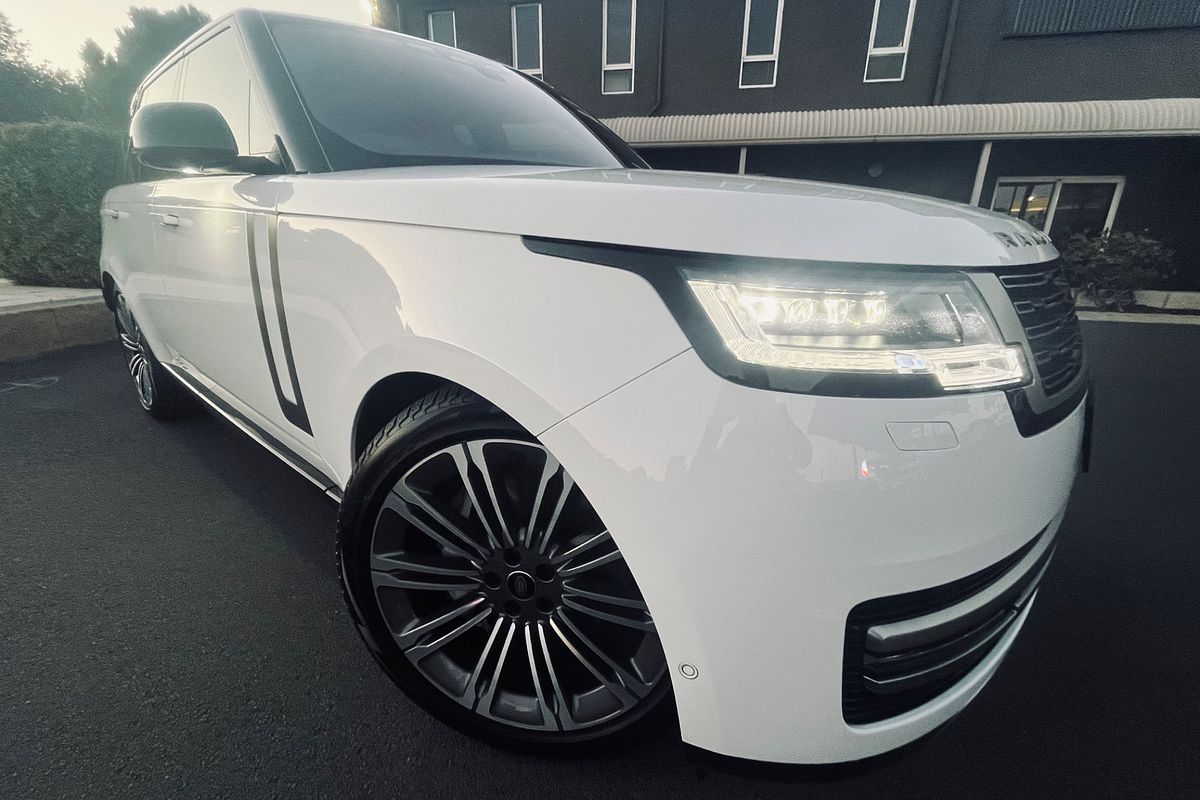 2022 Land Rover Range Rover D300 SE L460