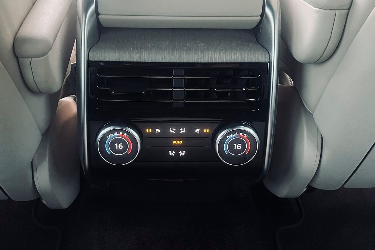 2022 Land Rover Range Rover D300 SE L460