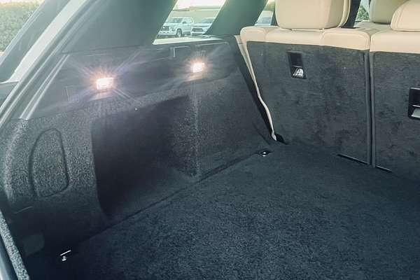 2022 Land Rover Range Rover D300 SE L460