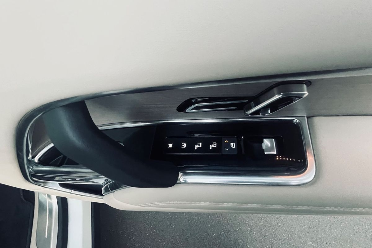 2022 Land Rover Range Rover D300 SE L460