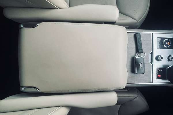 2022 Land Rover Range Rover D300 SE L460