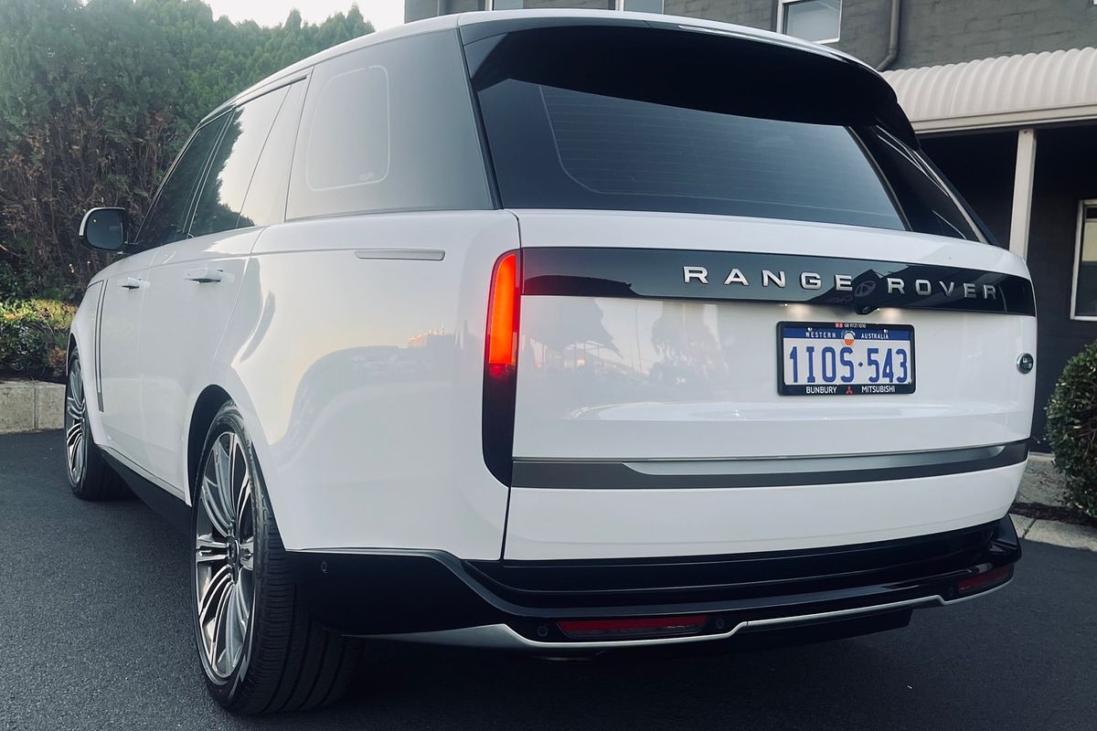 2022 Land Rover Range Rover D300 SE L460