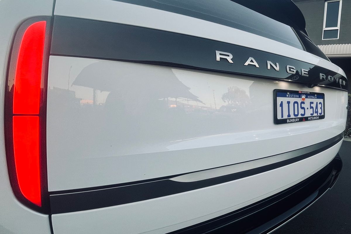 2022 Land Rover Range Rover D300 SE L460
