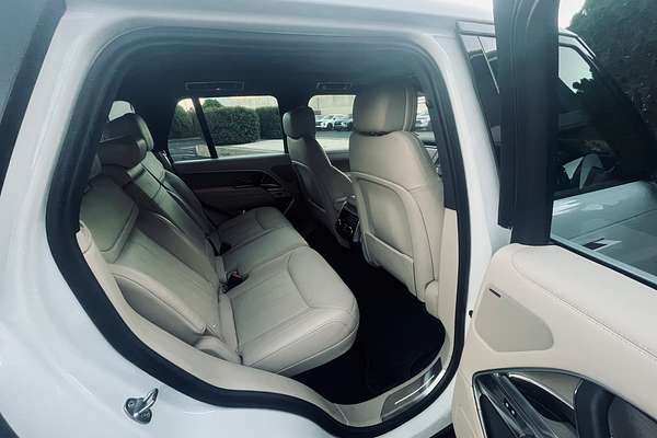 2022 Land Rover Range Rover D300 SE L460