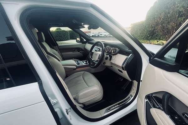 2022 Land Rover Range Rover D300 SE L460