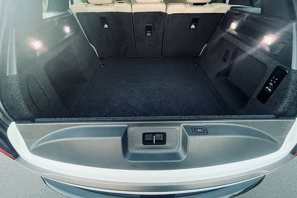 2022 Land Rover Range Rover D300 SE L460