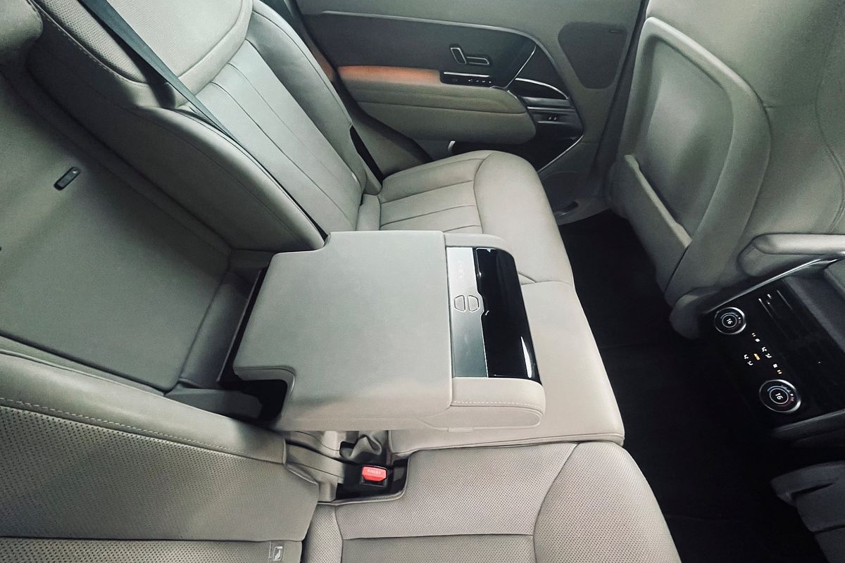 2022 Land Rover Range Rover D300 SE L460
