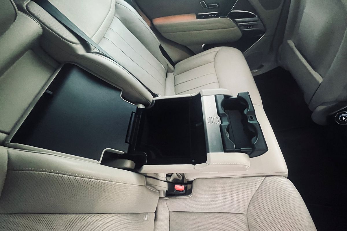 2022 Land Rover Range Rover D300 SE L460