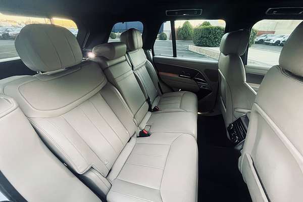 2022 Land Rover Range Rover D300 SE L460