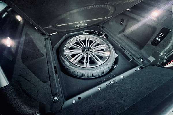 2022 Land Rover Range Rover D300 SE L460