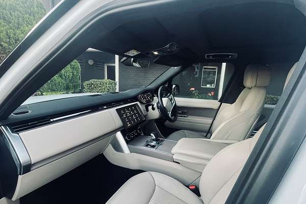 2022 Land Rover Range Rover D300 SE L460
