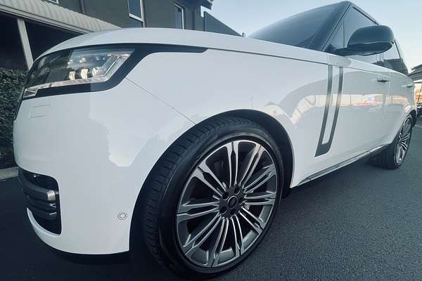 2022 Land Rover Range Rover D300 SE L460