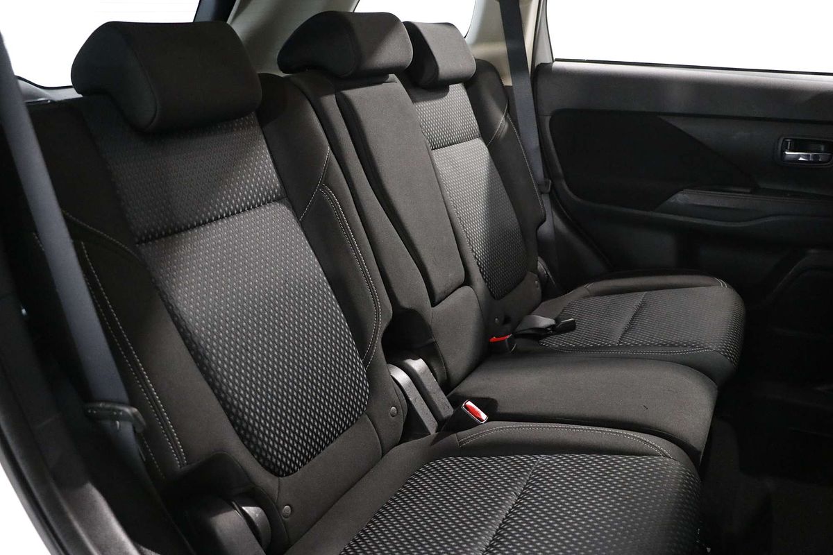 2021 Mitsubishi Outlander ES ZL