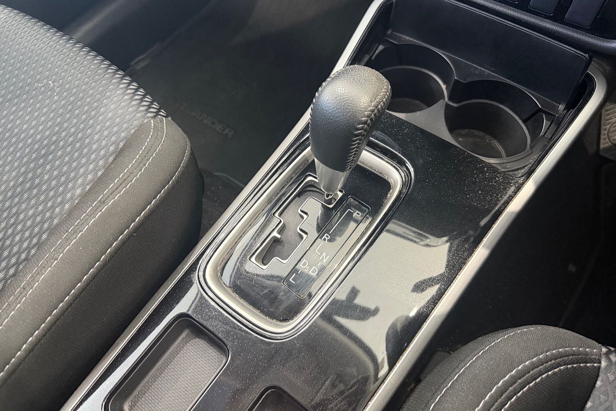 2019 Mitsubishi Outlander ES ZL