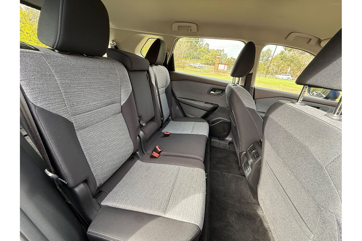 2023 Nissan X-TRAIL ST T33