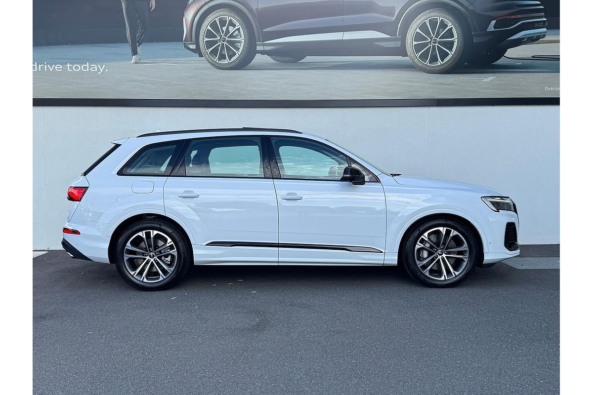 2024 Audi Q7 45 TFSI 4M