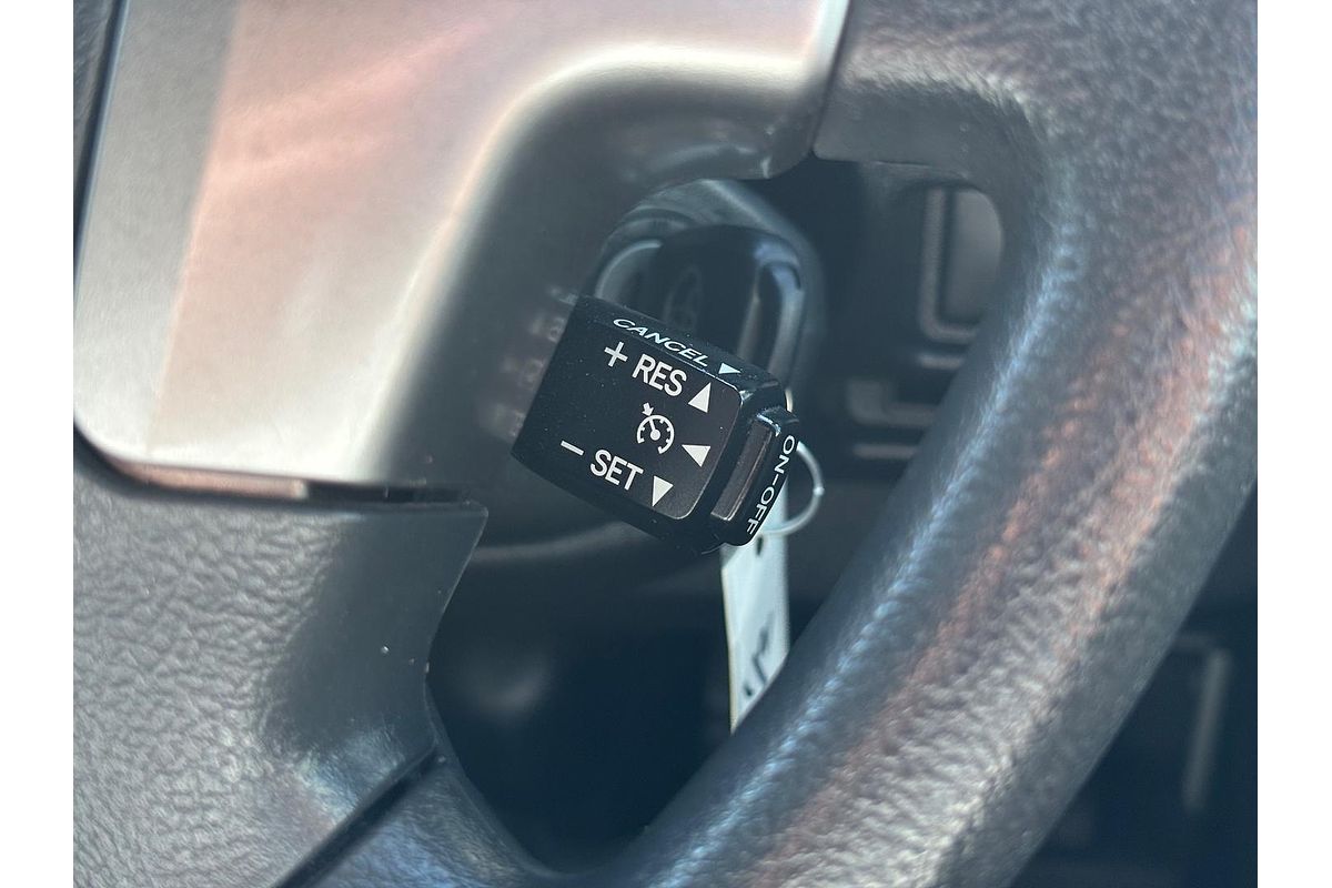 2017 Toyota Hiace Commuter KDH223R