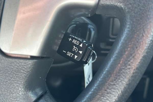 2017 Toyota Hiace Commuter KDH223R