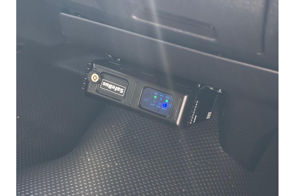 2017 Toyota Hiace Commuter KDH223R