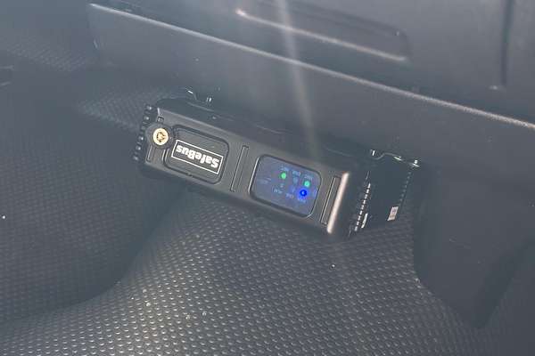 2017 Toyota Hiace Commuter KDH223R