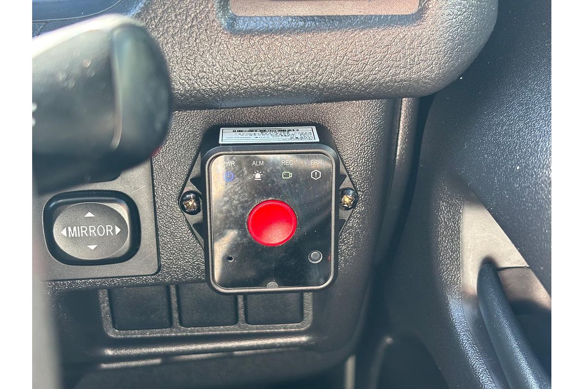 2017 Toyota Hiace Commuter KDH223R