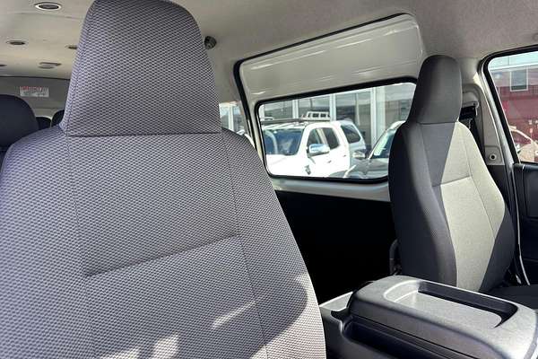 2017 Toyota Hiace Commuter KDH223R