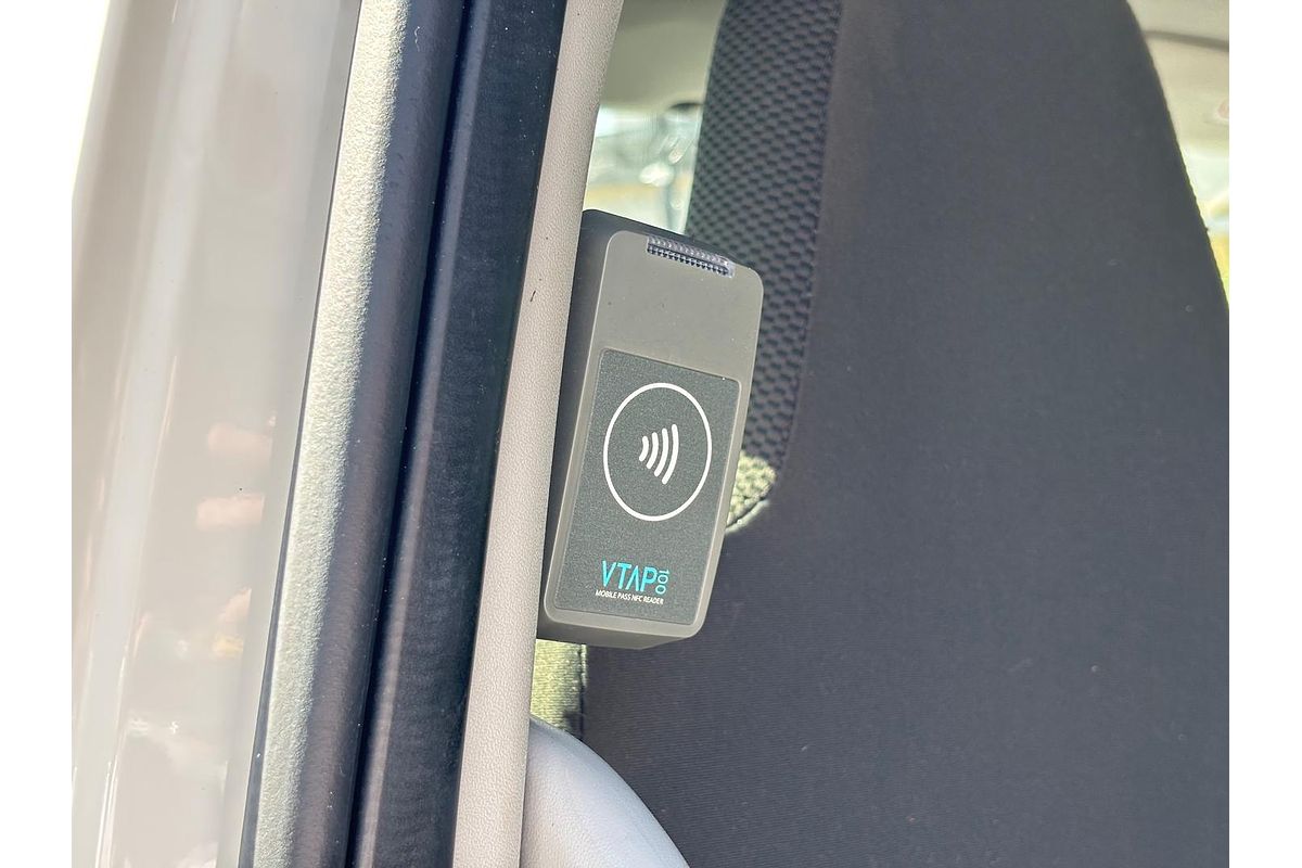 2017 Toyota Hiace Commuter KDH223R