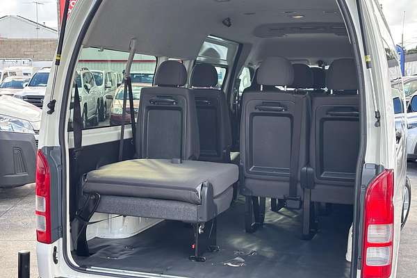 2017 Toyota Hiace Commuter KDH223R
