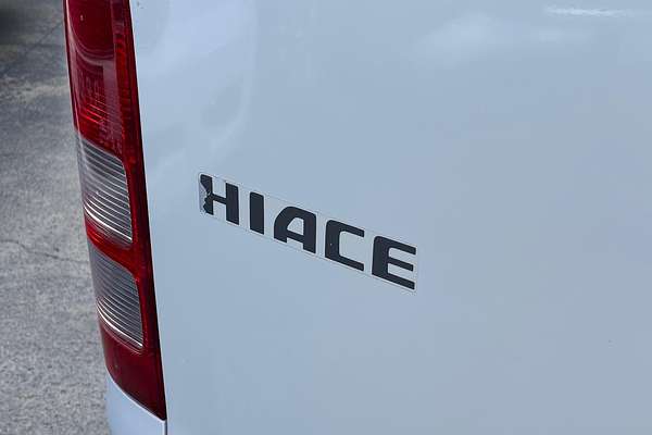 2017 Toyota Hiace Commuter KDH223R