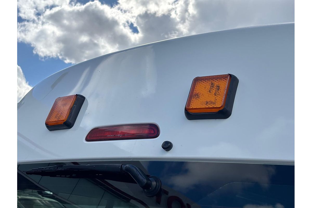 2017 Toyota Hiace Commuter KDH223R