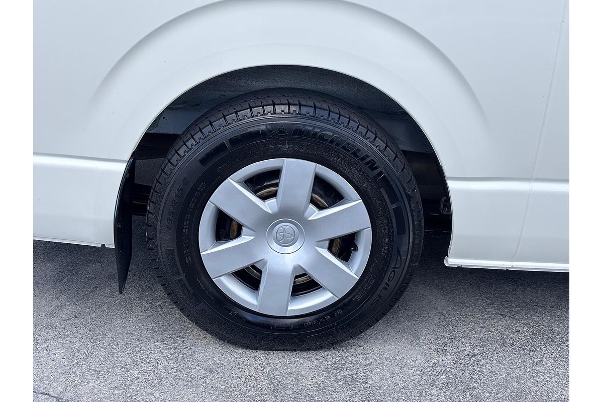 2017 Toyota Hiace Commuter KDH223R