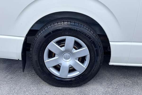 2017 Toyota Hiace Commuter KDH223R
