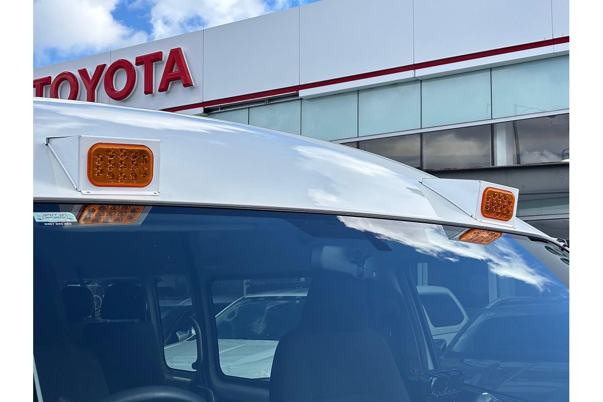 2017 Toyota Hiace Commuter KDH223R