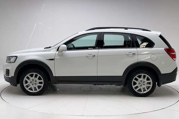 2017 Holden Captiva Active CG thumb-4