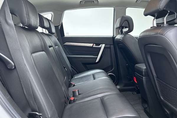 2017 Holden Captiva Active CG thumb-11