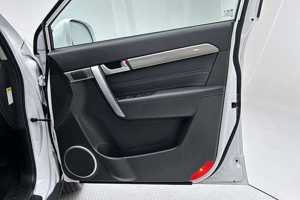 2017 Holden Captiva Active CG thumb-18