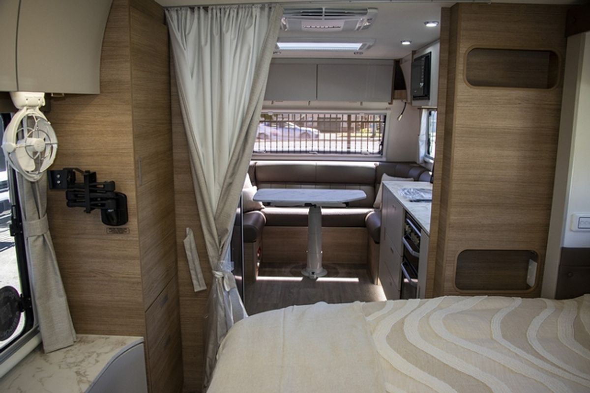 2025 Jayco SILVERLINE CARAVAN 21.65-3.SL-MY25