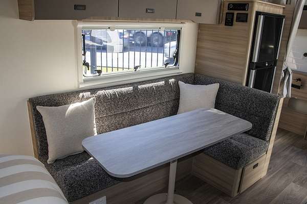 2025 Jayco DISCOVERY POPTOP 17.55-8.DY-MY25